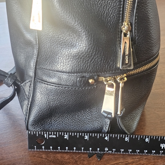 Michael Kors Rhea Medium Pebbled Leather Backpack Black main image 7